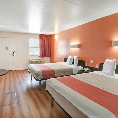 Motel 6-Dallas, Tx - Forest Lane Zewnętrze zdjęcie